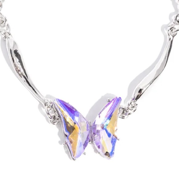 Paparazzi Jewelry - 💜🦋💜 “GLIDING GLITZ” PURPLE NECKLACE WITH FREE EARRINGS- PAPARAZZI❗️ 💜🦋💜